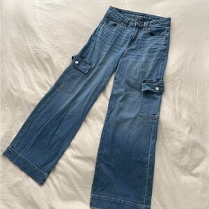 American Eagle Outfitters wide leg cargo jeans with pockets